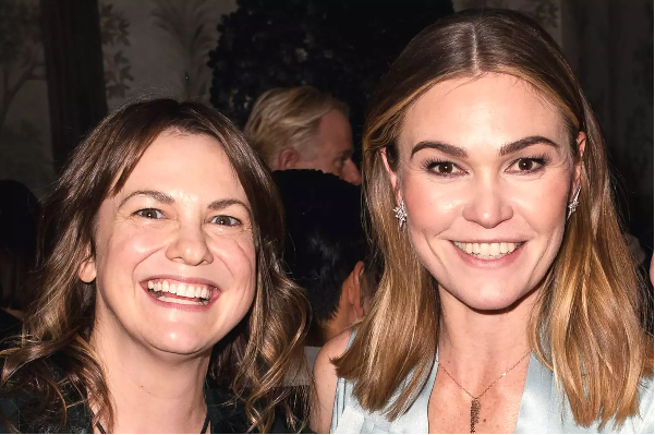 Larisa Oleynik and Julia Stiles