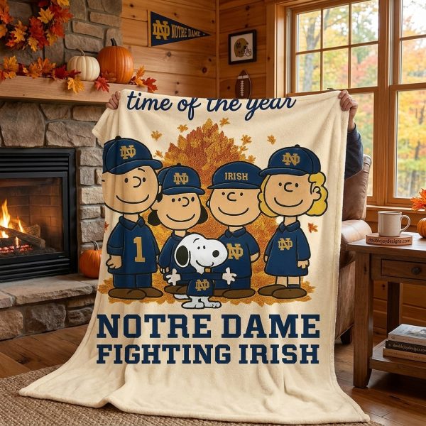 Notre Dame Fighting Irish Peanuts Snoopy Charlie Brown Fall Football Cozy Fleece Throw Blanket